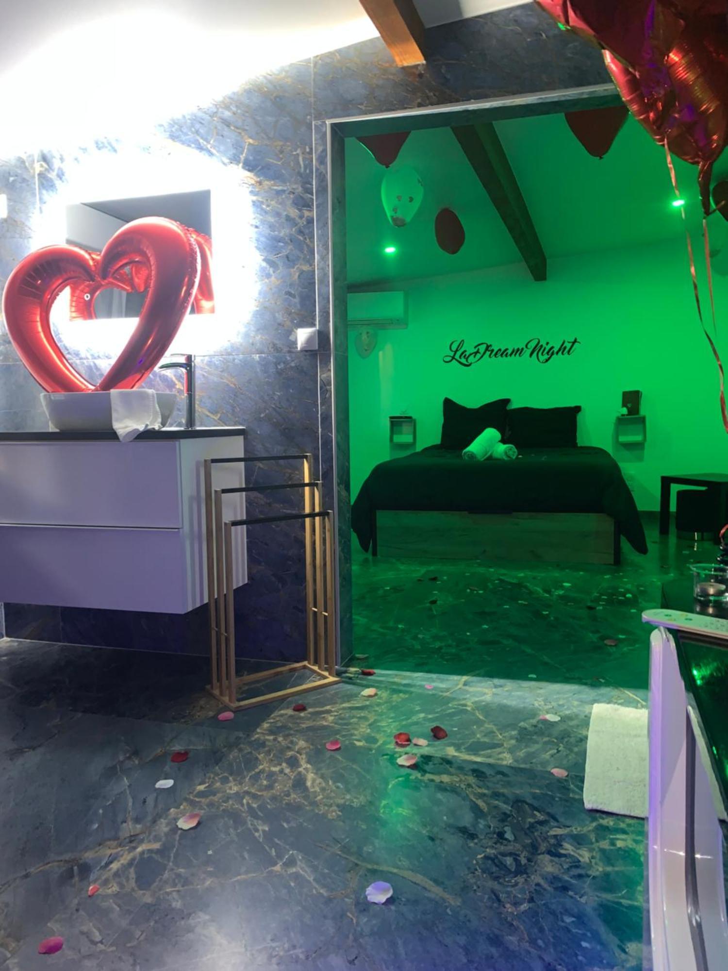 La Dream Night Apartment Pontault-Combault Bagian luar foto